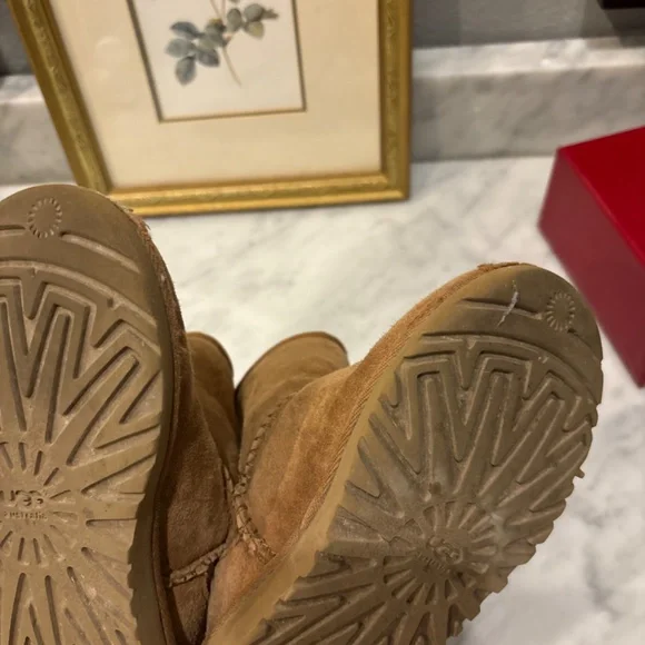 Ugg Kid’s Boots Size 10 - Picture 5 of 10